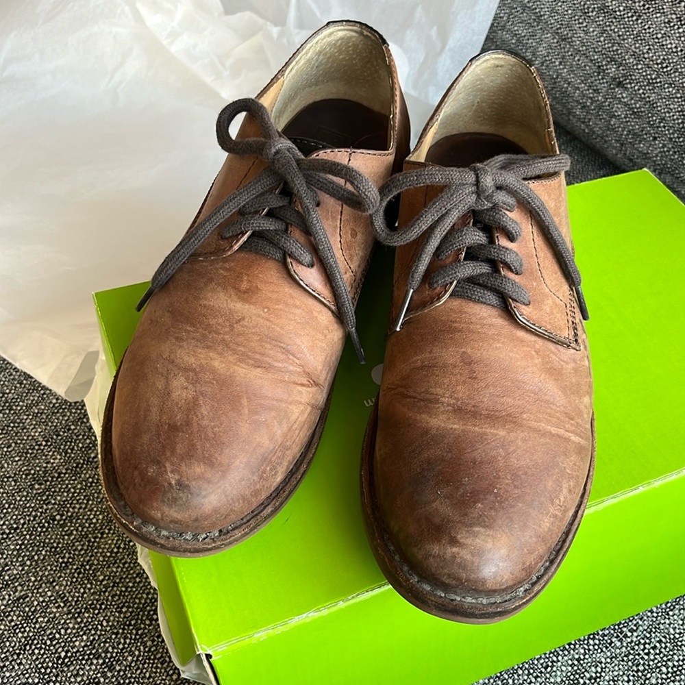 Frye lace up leather oxfords in Brown and Black, size 8.5